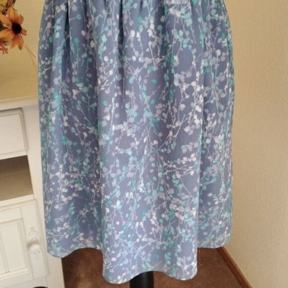 LC Lauren Conrad Floral Dress - Picture 3 of 12